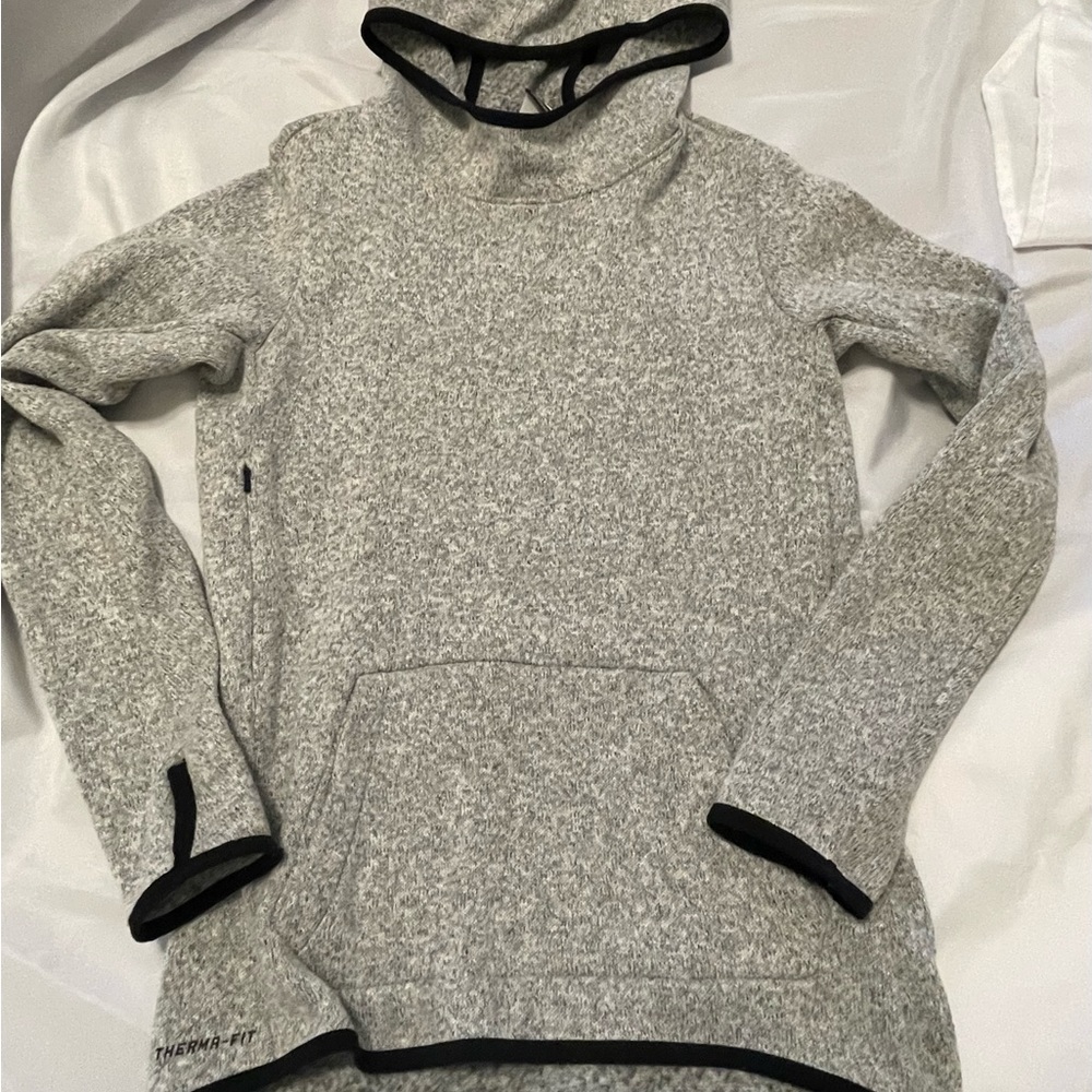 Nike Thema Fit hooded pullover